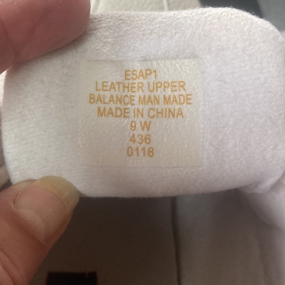 Easy Spirit shoes women's 9 white tennis shoes tie closure, pre owned EUC - Picture 5 of 5